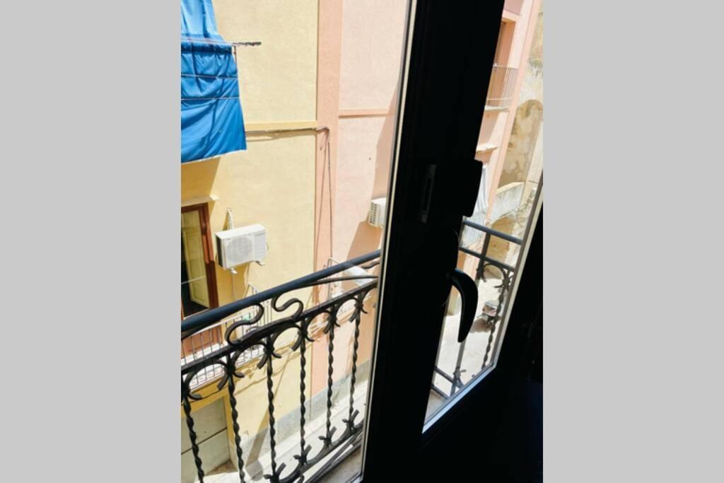 Trapani Centro Storico Apartment, Great Central Location! All New Furniture And Appliances! Екстериор снимка