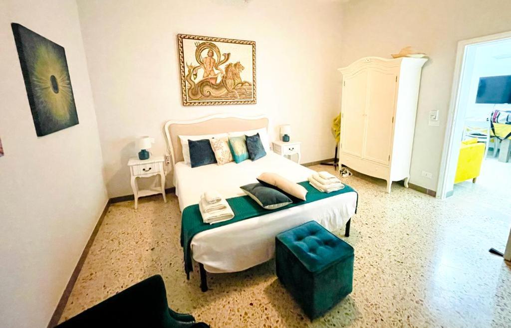 Trapani Centro Storico Apartment, Great Central Location! All New Furniture And Appliances! Екстериор снимка